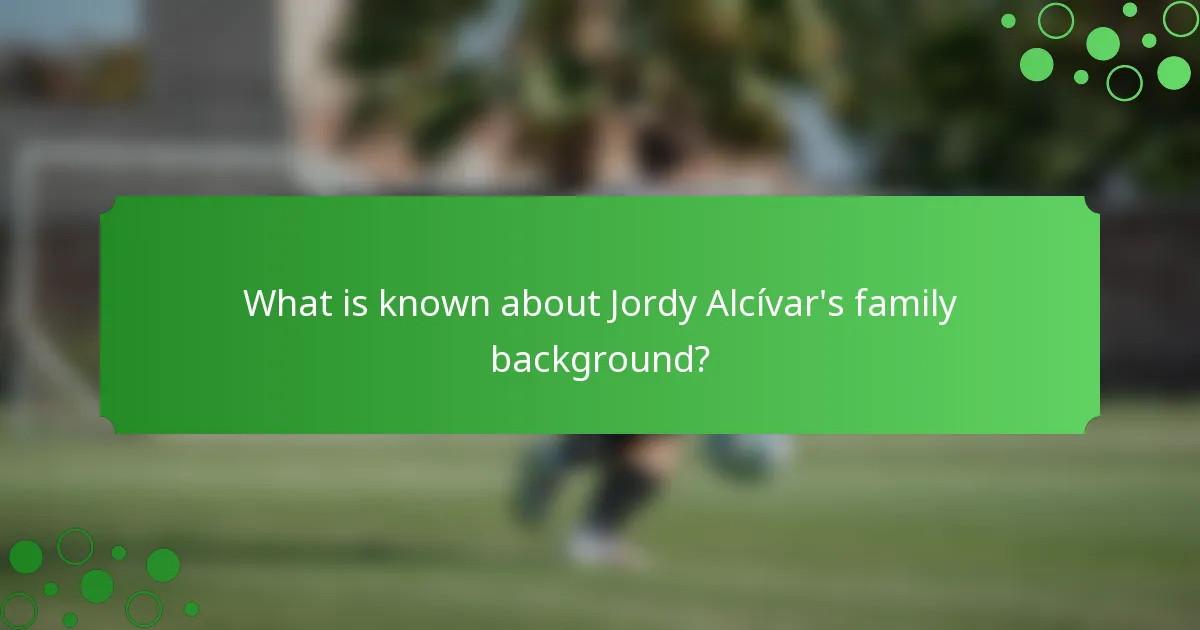 What is known about Jordy Alcívar's family background?